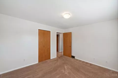 Bedroom - 2872 Almester Dr, Cincinnati, OH 45211 photo 5 of 6