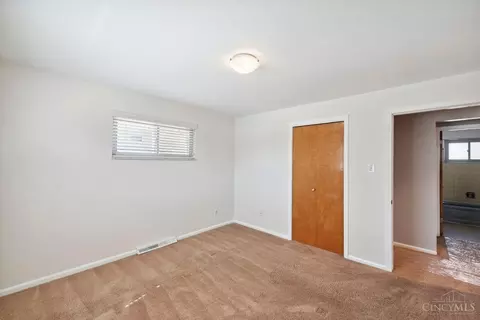 Bedroom - 2872 Almester Dr, Cincinnati, OH 45211 photo 4 of 6
