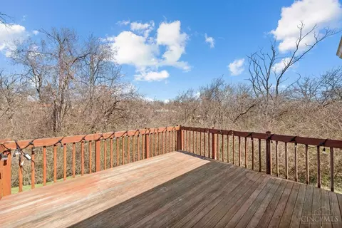 Exterior - 2872 Almester Dr, Cincinnati, OH 45211 photo 10 of 11