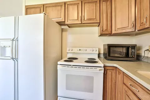Kitchen - 4092 Trebor Dr, Cincinnati, OH 45236 photo 2 of 2