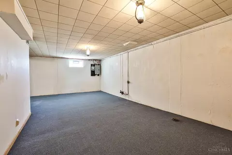 Living - 4092 Trebor Dr, Cincinnati, OH 45236 photo 3 of 4