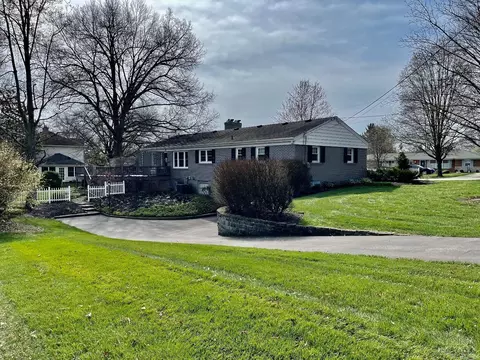 8936 Sandymar Dr, Cincinnati, OH 45242 photo 3
