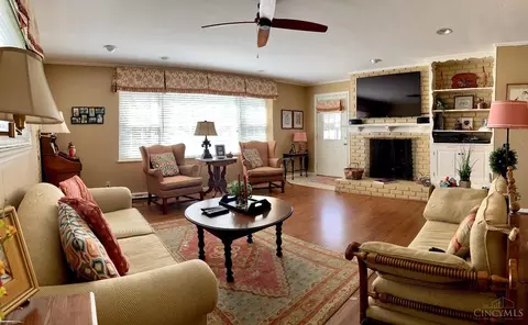 8936 Sandymar Dr, Cincinnati, OH 45242 photo 4