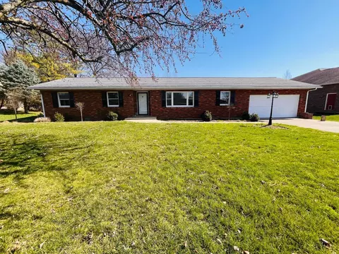 122 Meadow Ln, Hillsboro, OH 45133