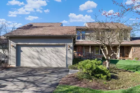 96 Carpenters Rdg, Blue Ash, OH 45241