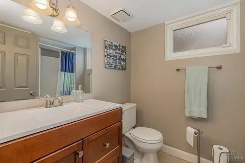 Bath - 6247 Raytee Ter, Cincinnati, OH 45230 photo 2 of 2