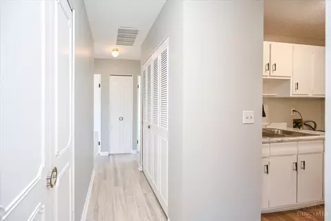 Entry Way - 12042 Westerly Dr, Cincinnati, OH 45231 photo 3 of 3