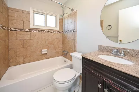 Bath - 12042 Westerly Dr, Cincinnati, OH 45231 photo 1 of 2