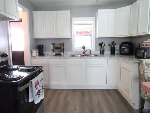 607 Broadway St, Blanchester, OH 45107 photo 7