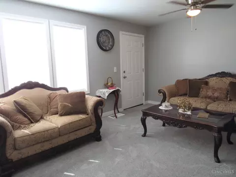 607 Broadway St, Blanchester, OH 45107 photo 3