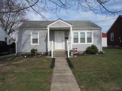 607 Broadway St, Blanchester, OH 45107