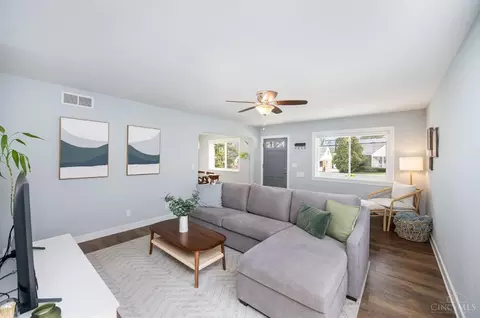 Living - 8517 Wicklow Ave, Cincinnati, OH 45236 photo 1 of 2