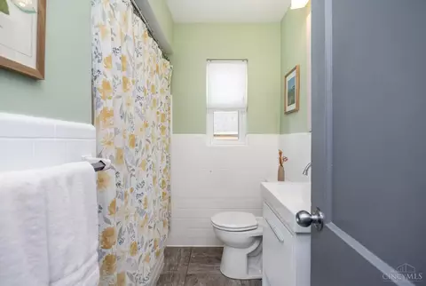 Bath - 8517 Wicklow Ave, Cincinnati, OH 45236 photo 1 of 2