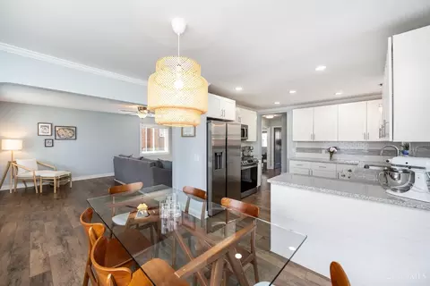 Dining - 8517 Wicklow Ave, Cincinnati, OH 45236 photo 1 of 2