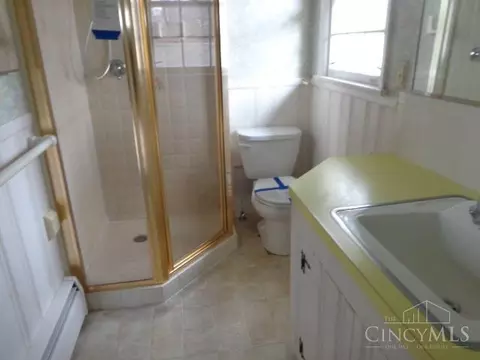 Bath - 107 Ridgeway Dr, Centerville, OH 45459 photo 1 of 3