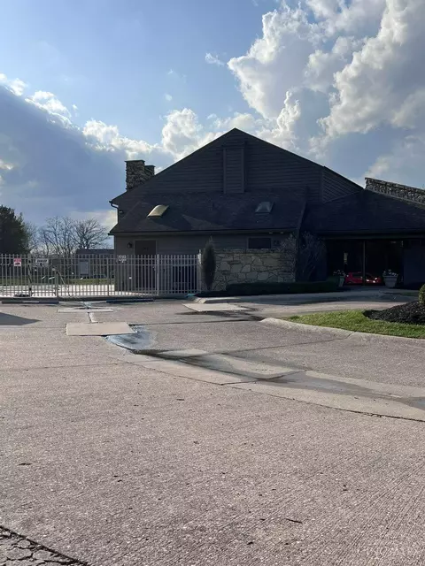 7220 Creekview Dr #4, Colerain Twp, OH 45247