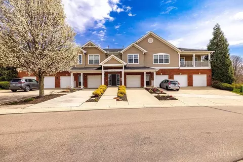 3550 Chestnut Park Ln, Cleves, OH 45002