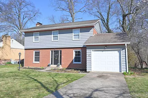 42 Jewel Ln, Greenhills, OH 45218