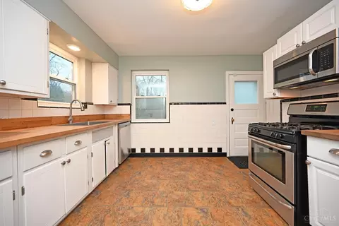 3134 Macarthur Ct, Cincinnati, OH 45211 photo 10