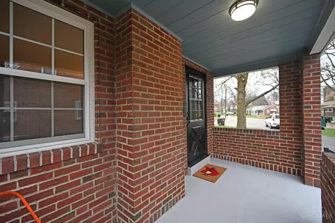 3134 Macarthur Ct, Cincinnati, OH 45211 photo 4