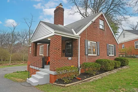 3134 Macarthur Ct, Cincinnati, OH 45211 photo 2