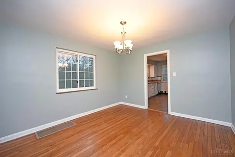 3134 Macarthur Ct, Cincinnati, OH 45211 photo 8