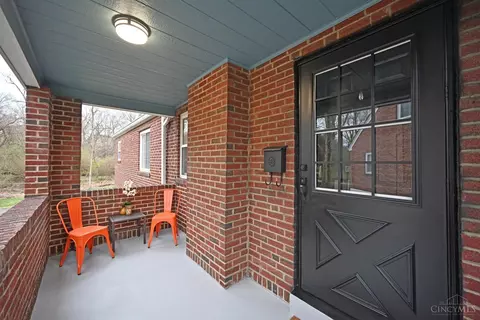 3134 Macarthur Ct, Cincinnati, OH 45211 photo 3