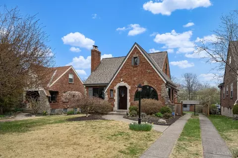 3806 Drakewood Dr, Cincinnati, OH 45209
