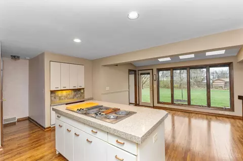 7629 Trailwind Dr, Montgomery, OH 45242 photo 10