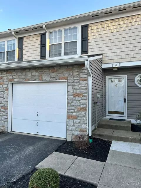 737 Stoneharbor Ln, Hamilton Township, OH 45039
