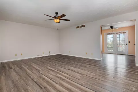 2094 Gardner Rd, Hamilton, OH 45013 photo 9