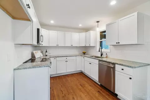 Kitchen - 4986 Ridgecrest Dr, Blue Ash, OH 45242 photo 1 of 3