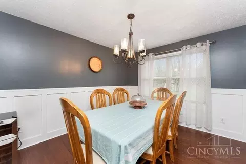 Dining - 17549 Bloomrose Rd, Williamsburg, OH 45176 photo 2 of 3