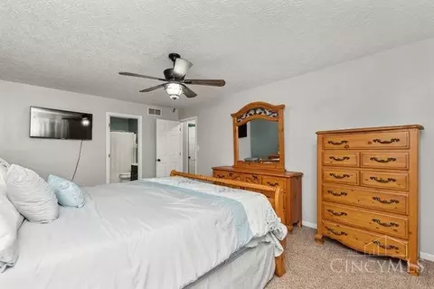 Bedroom - 17549 Bloomrose Rd, Williamsburg, OH 45176 photo 4 of 4