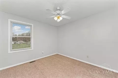 Bedroom - 17549 Bloomrose Rd, Williamsburg, OH 45176 photo 2 of 4
