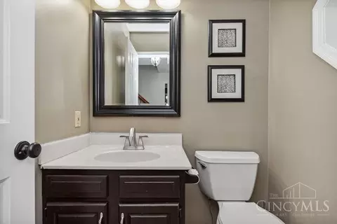 Bath - 17549 Bloomrose Rd, Williamsburg, OH 45176 photo 1 of 4