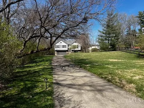 4229 Cannon Gate Dr, Cincinnati, OH 45245