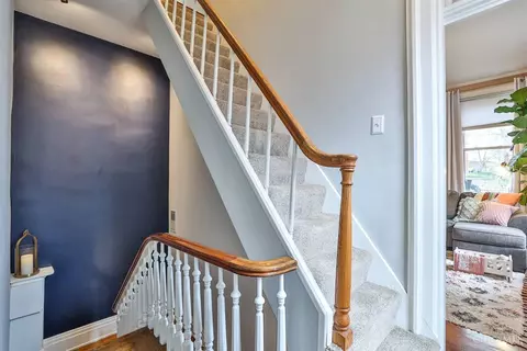 Entry Way - 550 Milton St, Cincinnati, OH 45202 photo 3 of 4