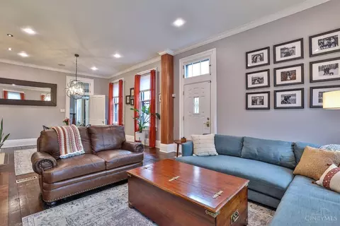 Living - 550 Milton St, Cincinnati, OH 45202 photo 3 of 4