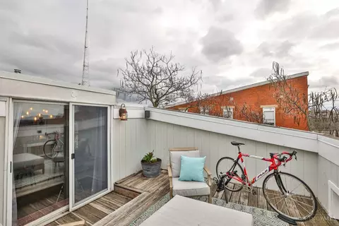 Exterior - 550 Milton St, Cincinnati, OH 45202 photo 3 of 8