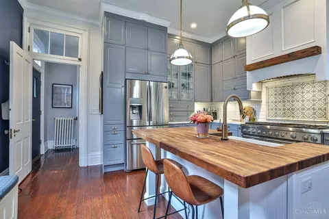 Kitchen - 550 Milton St, Cincinnati, OH 45202 photo 10 of 10