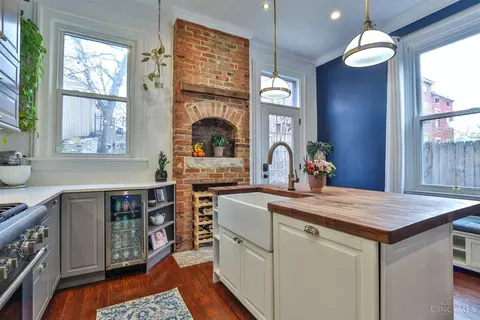 Kitchen - 550 Milton St, Cincinnati, OH 45202 photo 3 of 10