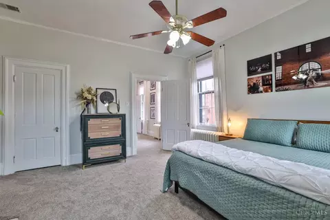 Bedroom - 550 Milton St, Cincinnati, OH 45202 photo 2 of 5