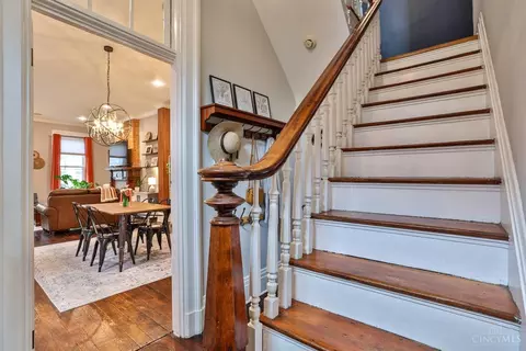 Entry Way - 550 Milton St, Cincinnati, OH 45202 photo 2 of 4