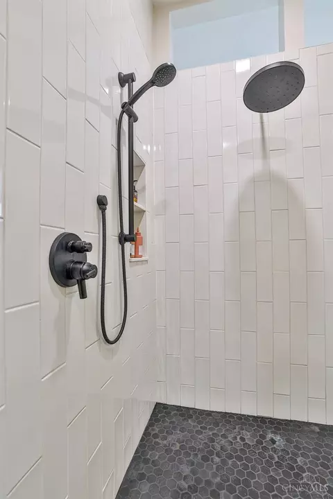 Bath - 550 Milton St, Cincinnati, OH 45202 photo 5 of 5