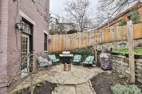 Exterior - 550 Milton St, Cincinnati, OH 45202 photo 5 of 8
