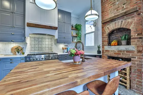 Kitchen - 550 Milton St, Cincinnati, OH 45202 photo 5 of 10