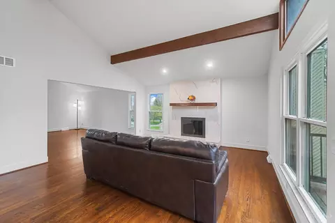 Living - 7020 Royalgreen Dr, Cincinnati, OH 45244 photo 2 of 4
