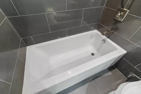 Bath - 7020 Royalgreen Dr, Cincinnati, OH 45244 photo 7 of 7