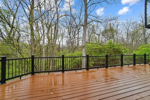Exterior - 7020 Royalgreen Dr, Cincinnati, OH 45244 photo 6 of 10